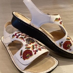 Alegria Sandles Viki, ,white needles and pins, size 41